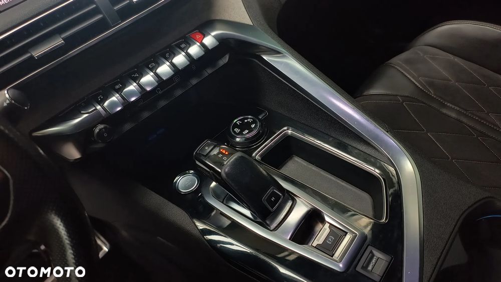 Peugeot 3008 2.0 BlueHDi GT S&S EAT8 - 28