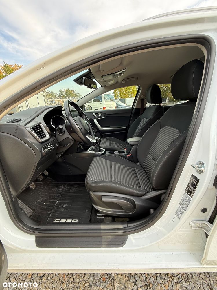 Kia Ceed 1.6 CRDi (48V Mild-Hybrid) Platinum - 8
