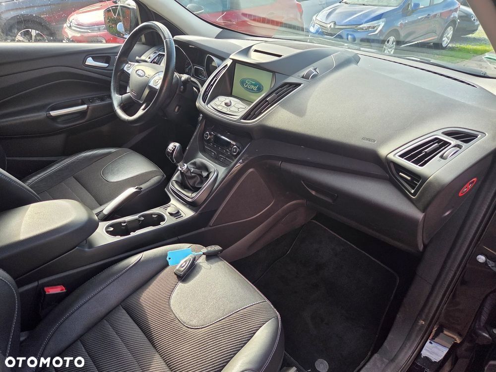 Ford Kuga 1.5 EcoBoost 2x4 Titanium - 22