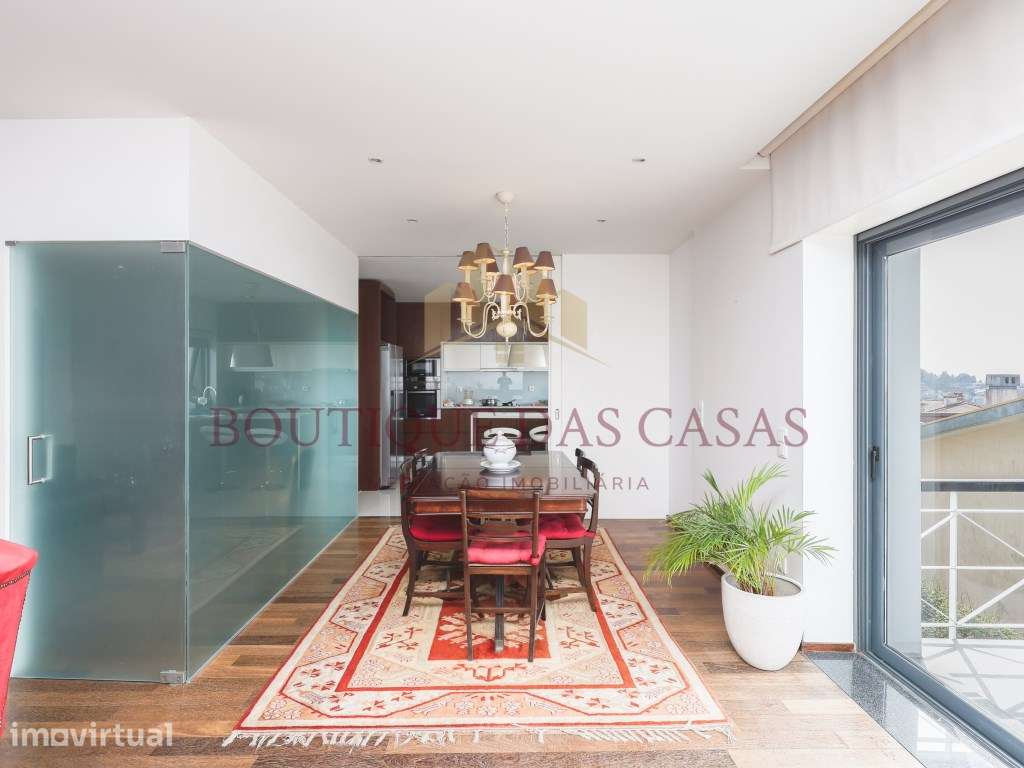 Moradia T4 com vista mar junto ao metro - Mafamude - Grande imagem: 2/36
