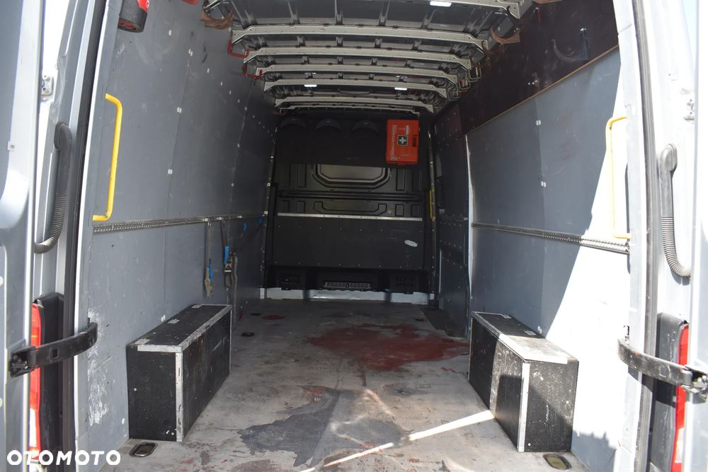 Volkswagen Crafter - 12