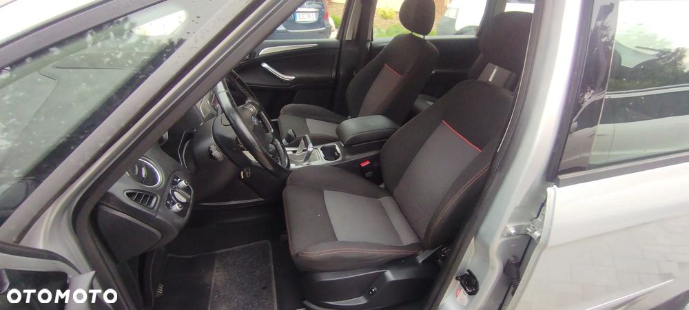 Ford S-Max 2.0 TDCi DPF Champions Edition - 13