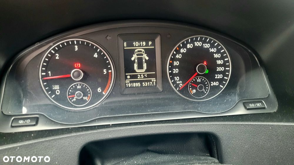 Volkswagen Caravelle - 20