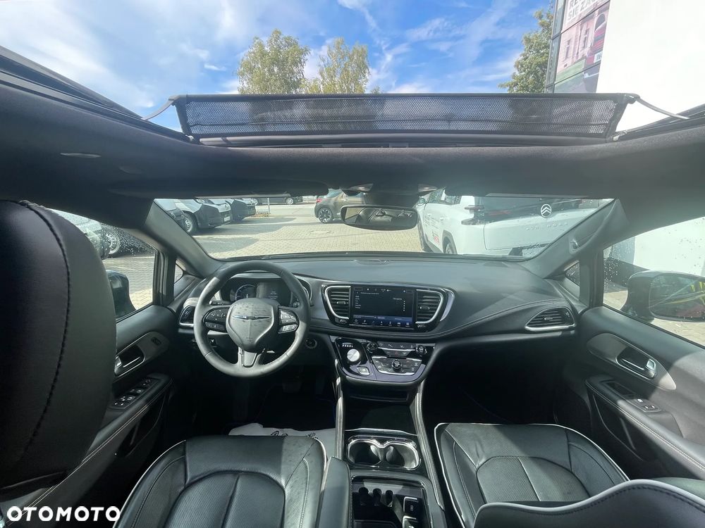 Chrysler Pacifica - 22