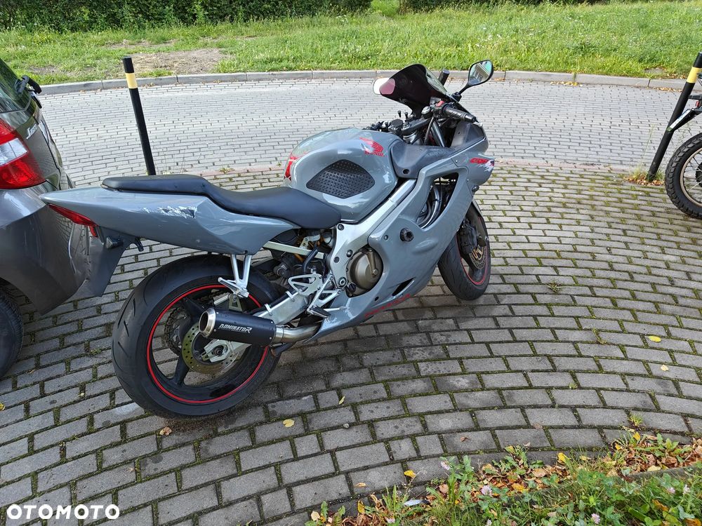 Honda CBR - 1