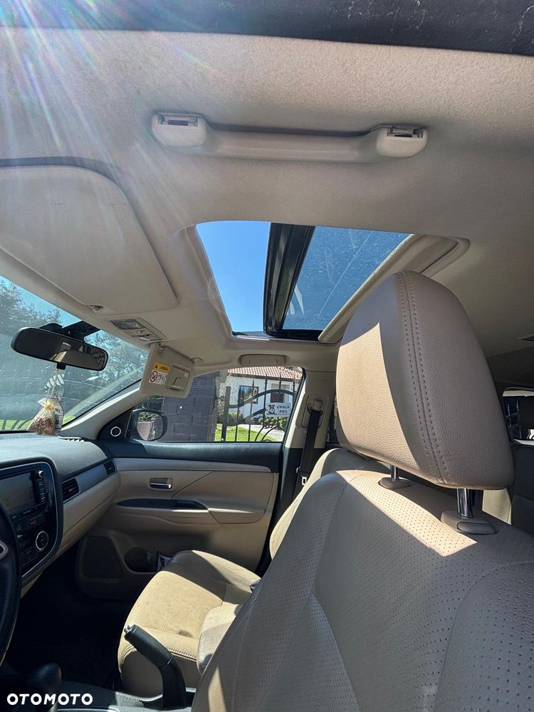 Mitsubishi Outlander 2.2 DID Instyle Navi - 16
