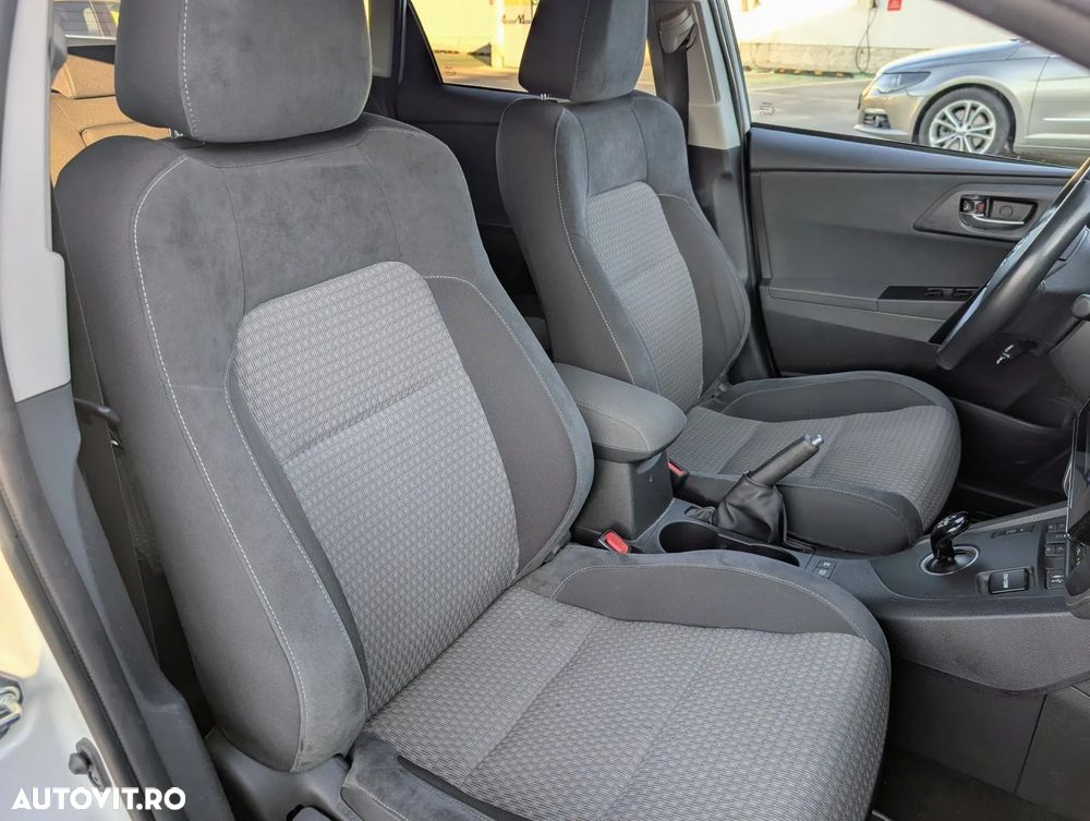 Toyota Auris 1.8 L VVT-i Sol - 21
