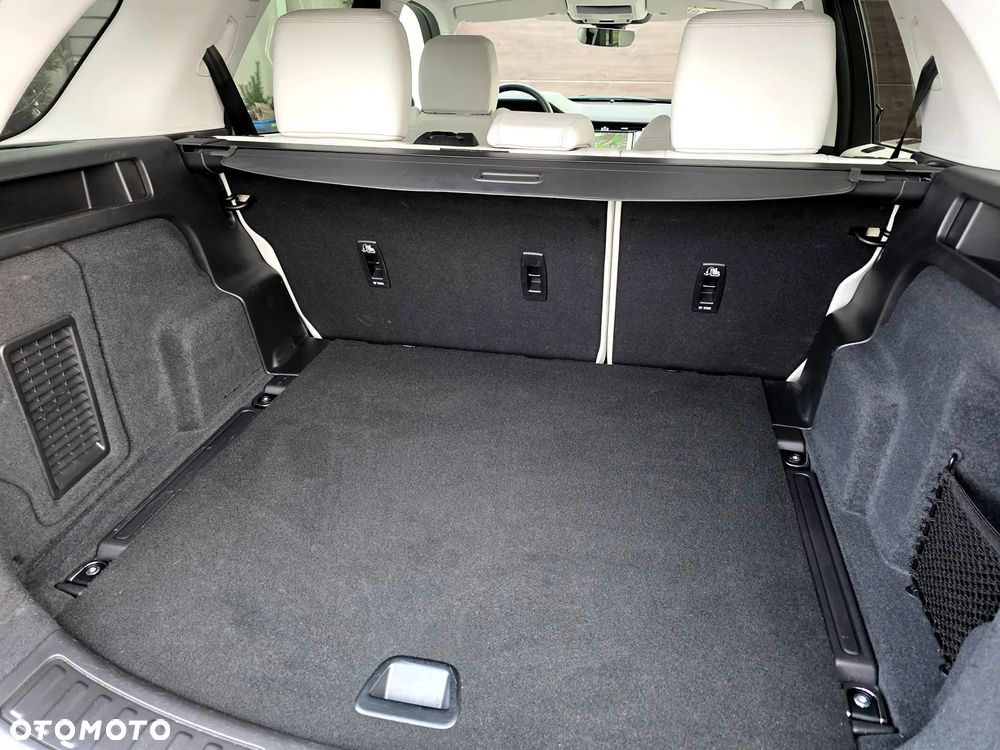 Land Rover Discovery Sport 2.0 D200 mHEV S - 28