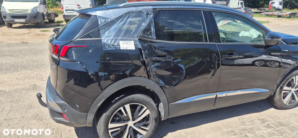Peugeot 3008 1.6 PureTech HYbrid Allure S&S EAT8 - 10