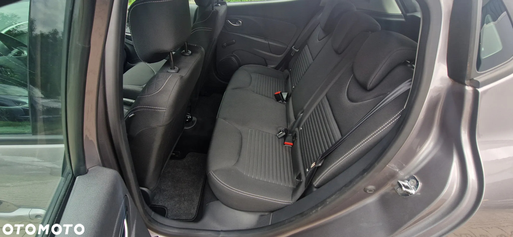Renault Clio 1.2 16V Limited EU6 - 9