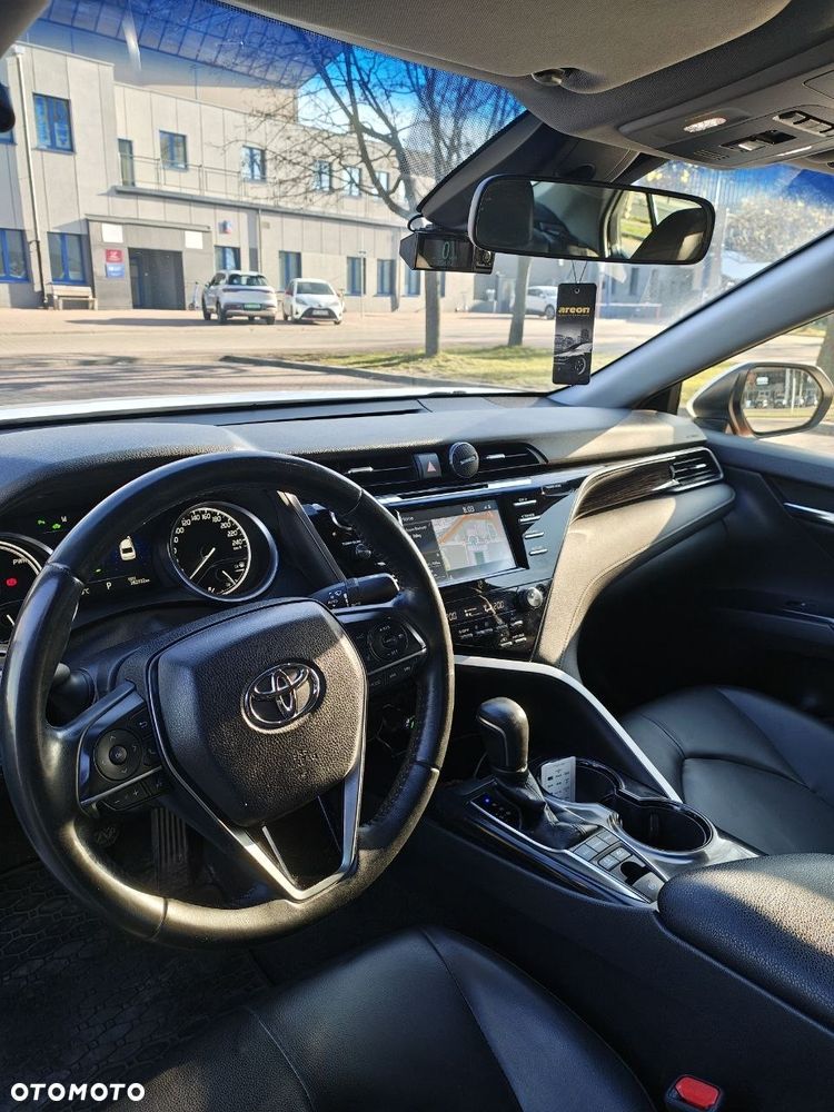 Toyota Camry 2.5 Hybrid Comfort CVT - 12