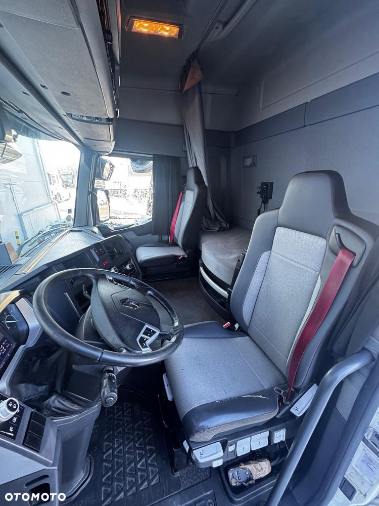 Renault T440 Sleeper Cab - 8