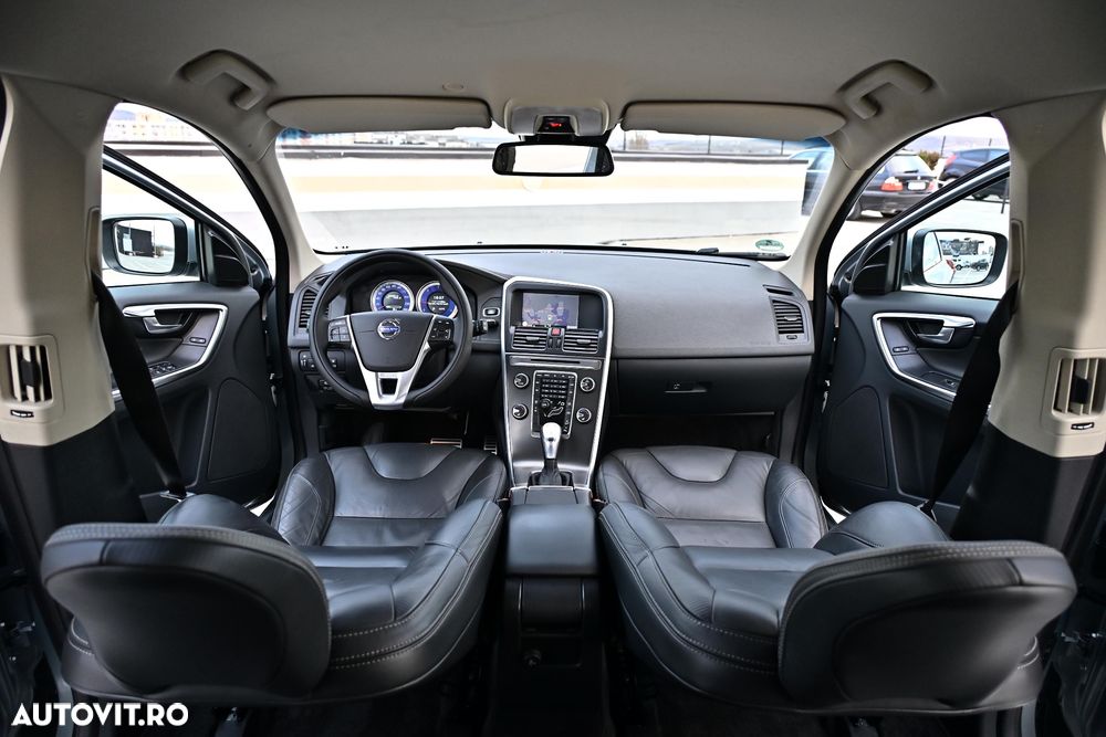 Volvo XC 60 D5 AWD Aut. RDesign - 14