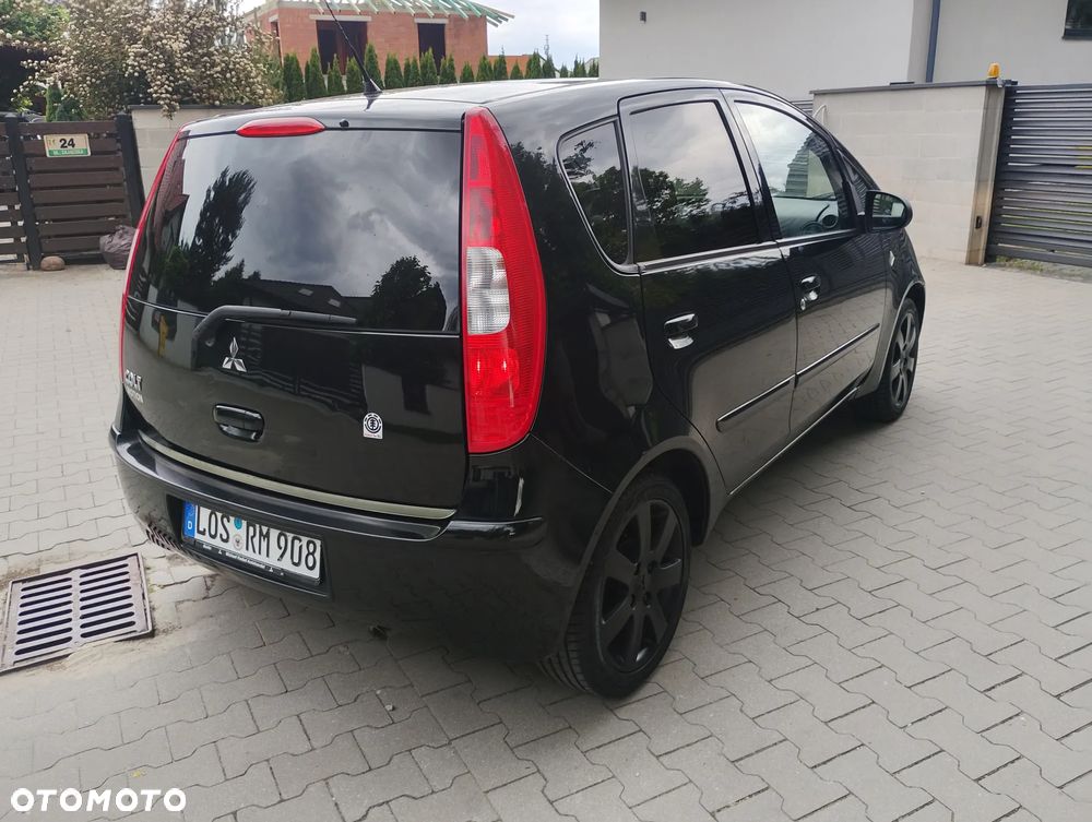 Mitsubishi Colt - 8