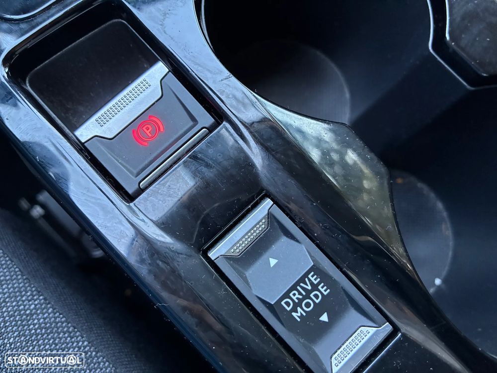 Peugeot e-2008 50 kWh Active Pack - 29