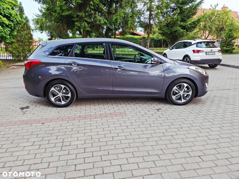 Hyundai i30 blue Kombi 1.6 GDi Passion - 8