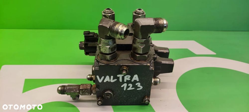 Rozdzielacz hydrauliczny  Sauer PVG32 11065537  Zawór V39754200 Valtra N123 - 1