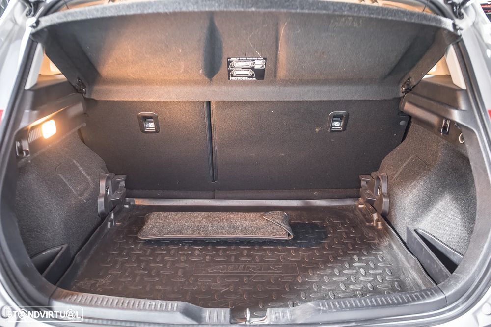 Toyota Auris 1.4 D-4D Exclusive+Navi - 9