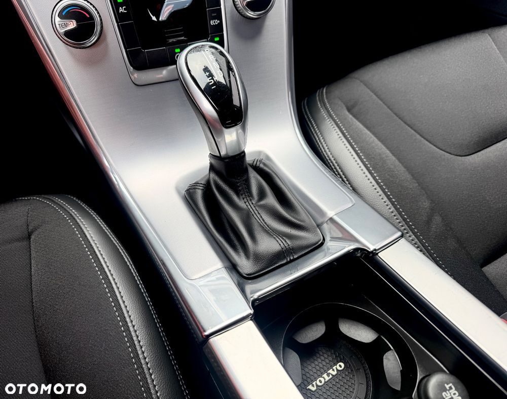 Volvo XC 60 D3 Geartronic Momentum - 36