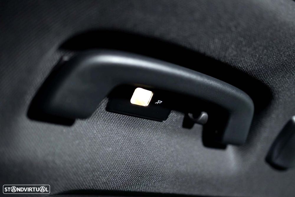 BMW iX1 xDrive30 Pack Desportivo M - 32