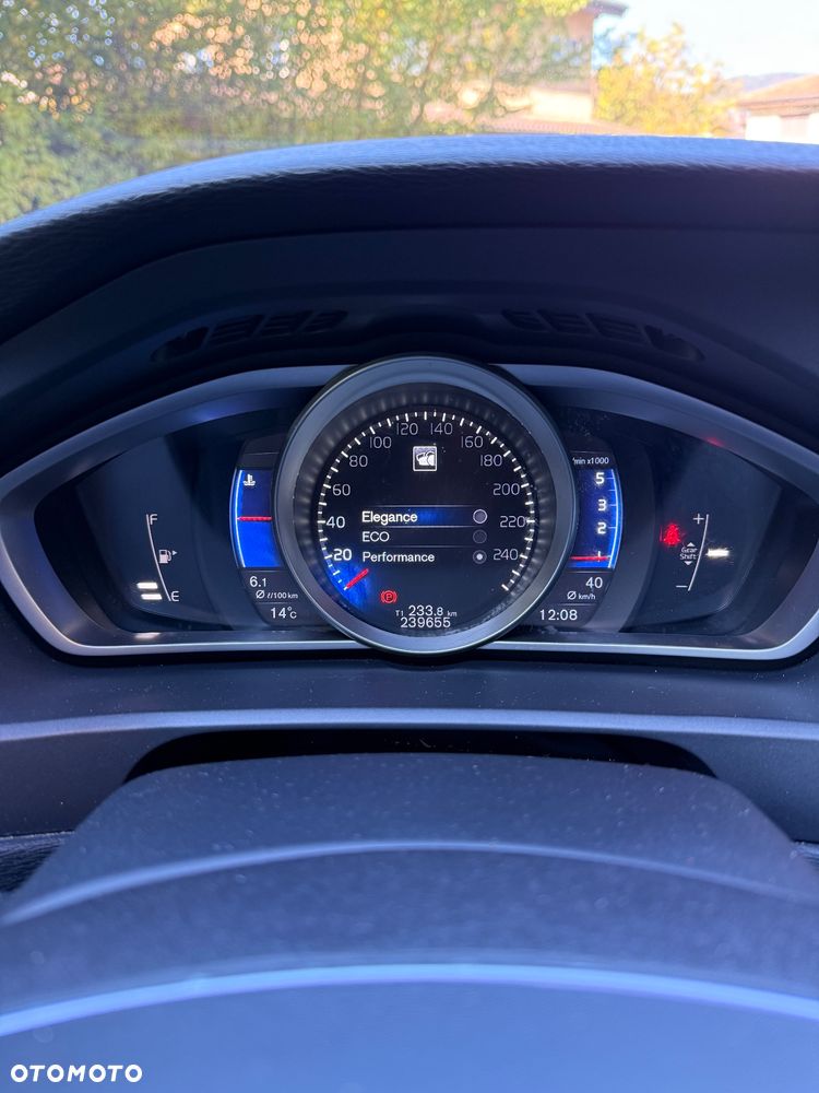 Volvo V40 D3 Momentum - 24