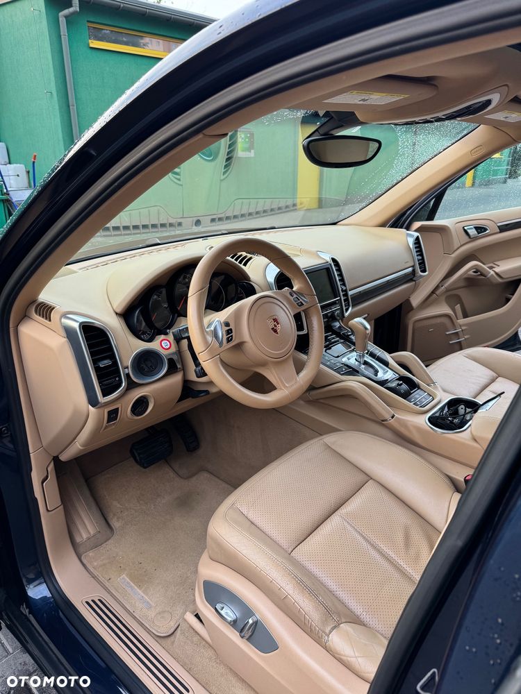 Porsche Cayenne - 10