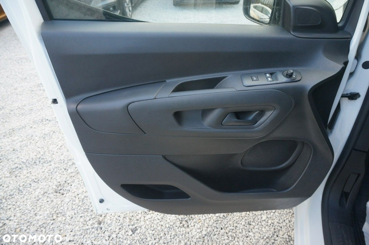 Opel Combo Cargo XL 1.5 CDTI 2,4t (bryg.) - 22