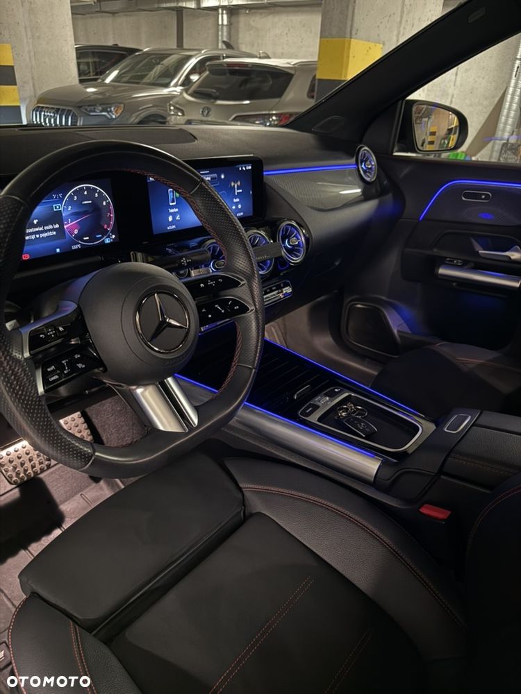 Mercedes-Benz GLA - 21