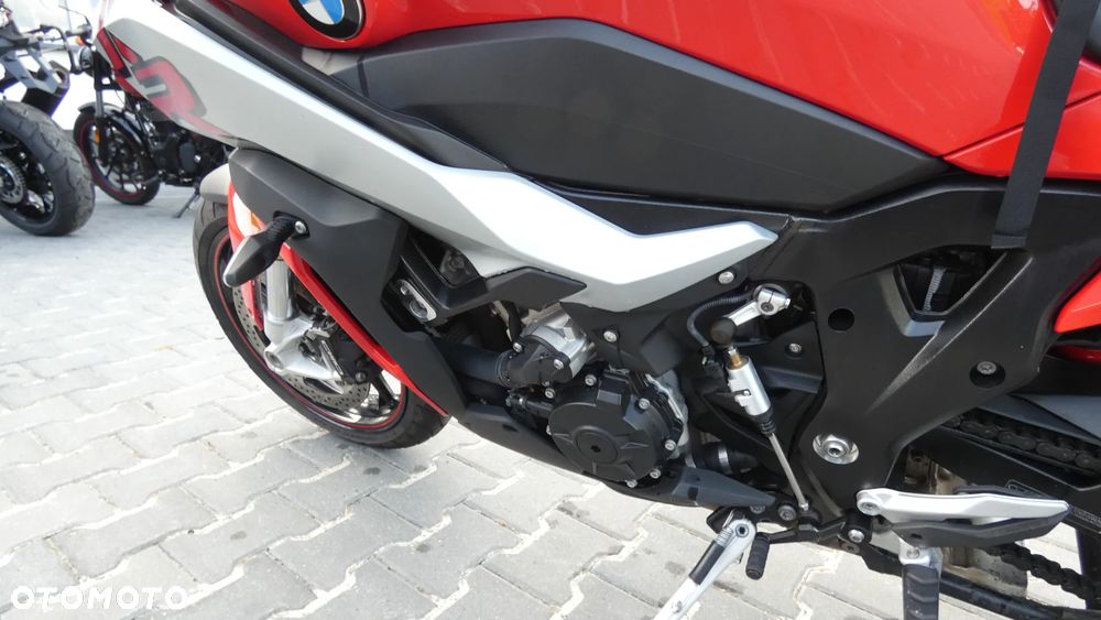 BMW XR - 17