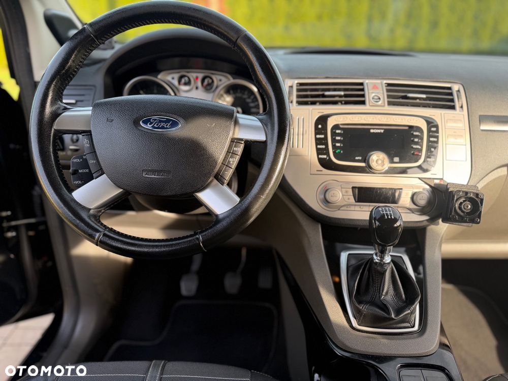 Ford Kuga 2.0 TDCi 4x4 Titanium - 17