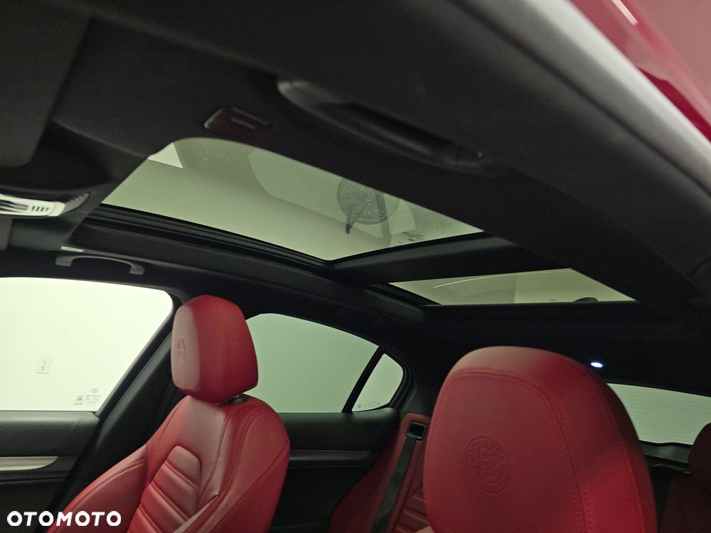 Alfa Romeo Stelvio 2.0 Turbo 16V AT8-Q4 Veloce - 11