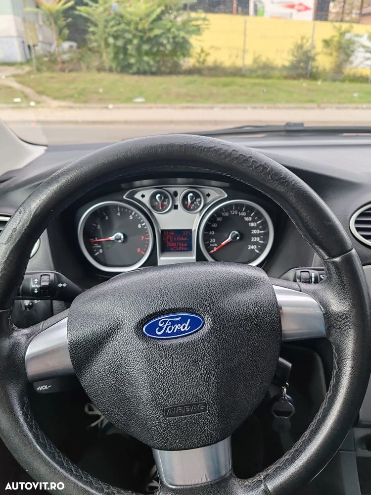Ford Focus - 8