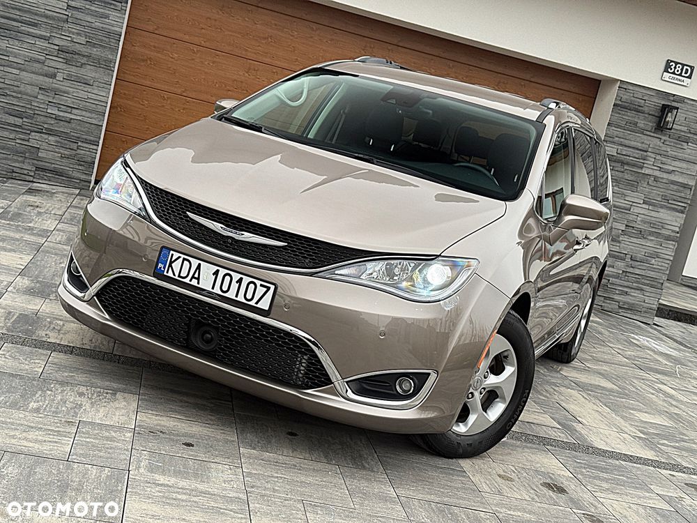 Chrysler Pacifica - 28