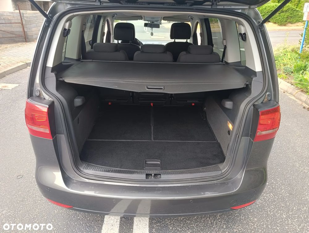 Volkswagen Touran 1.6 TDI DPF BlueMotion Technology DSG Comfortline - 20