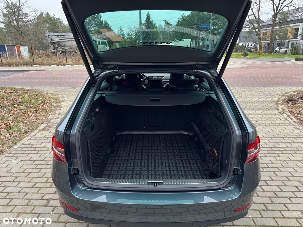 Skoda Superb 2.0 TDI SCR L&K DSG - 4