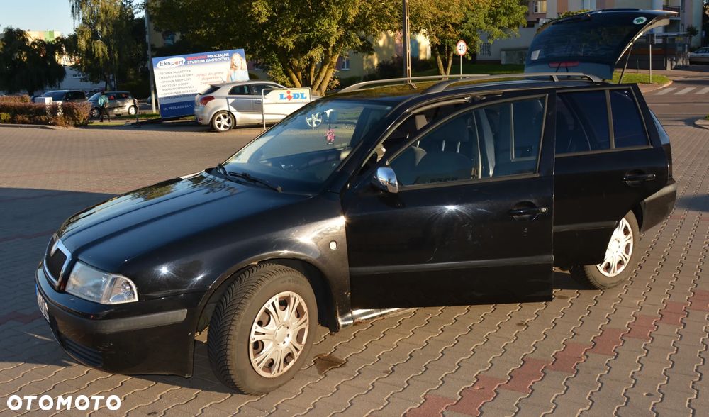 Skoda Octavia 1.6 Combi - 9
