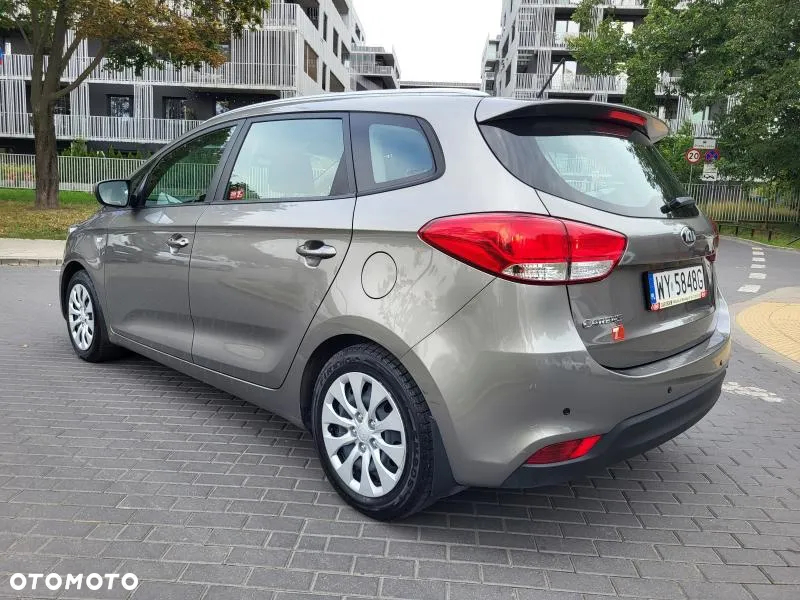 Kia Carens 1.6 GDI M - 23