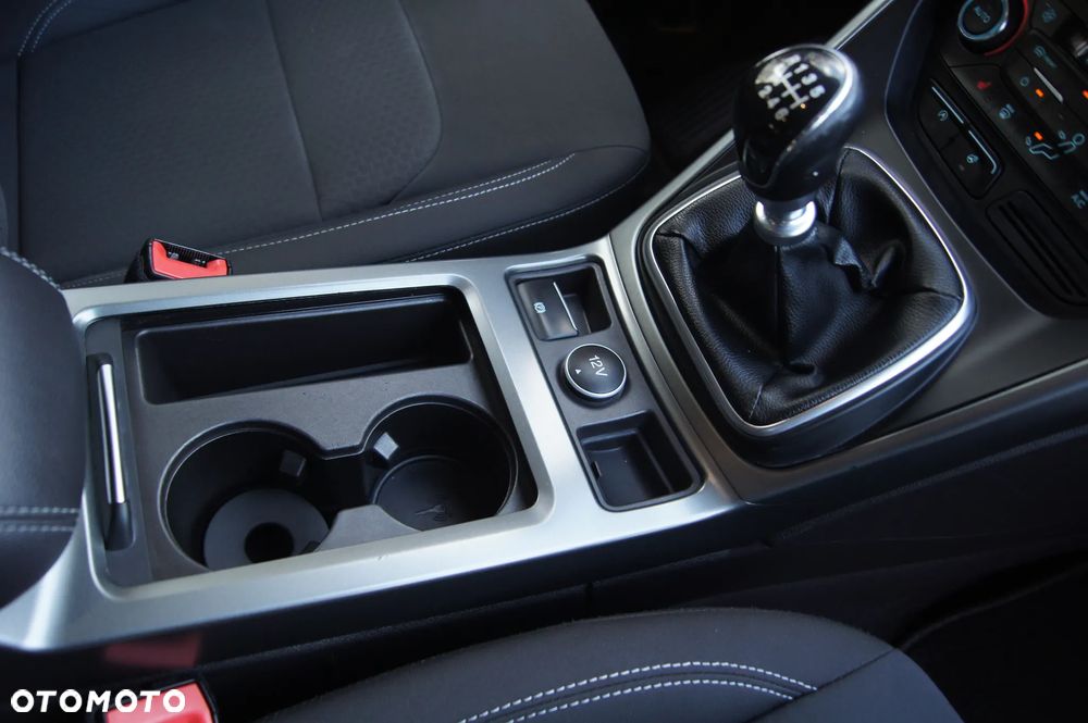 Ford Kuga 2.0 TDCi 2x4 Business Edition - 27