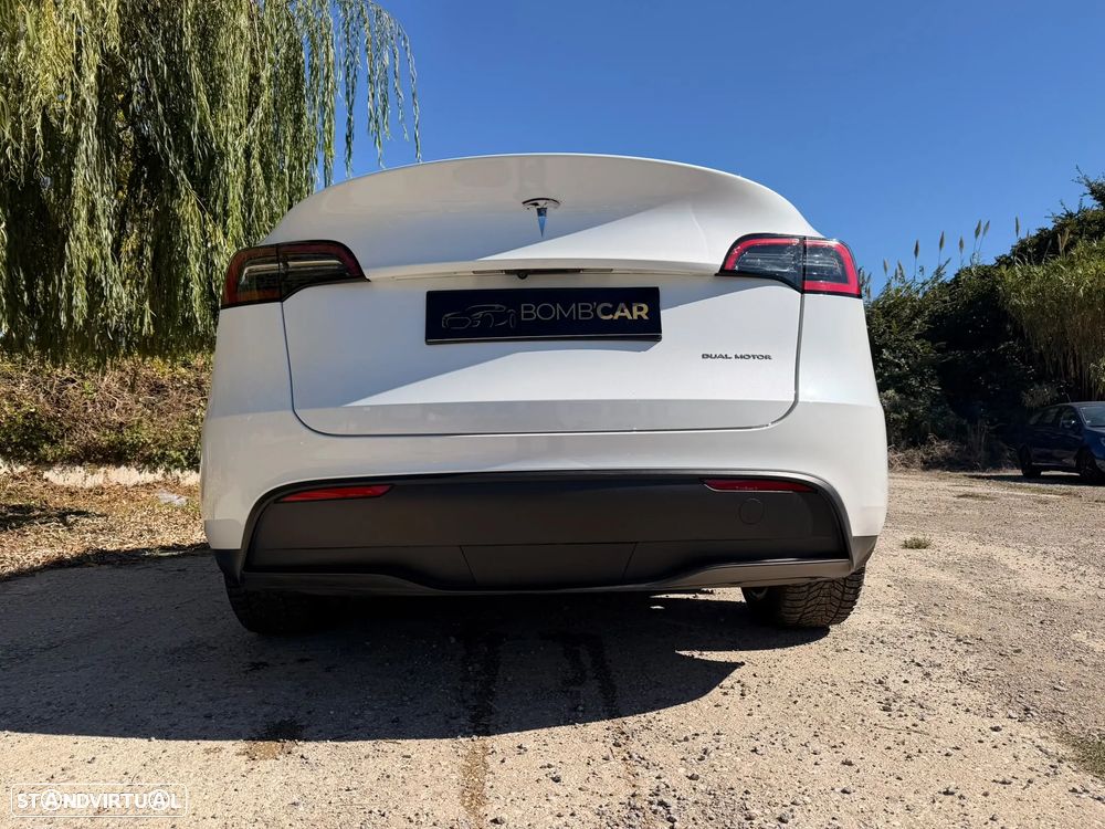 Tesla Model Y Long Range Dual Motor AWD - 14