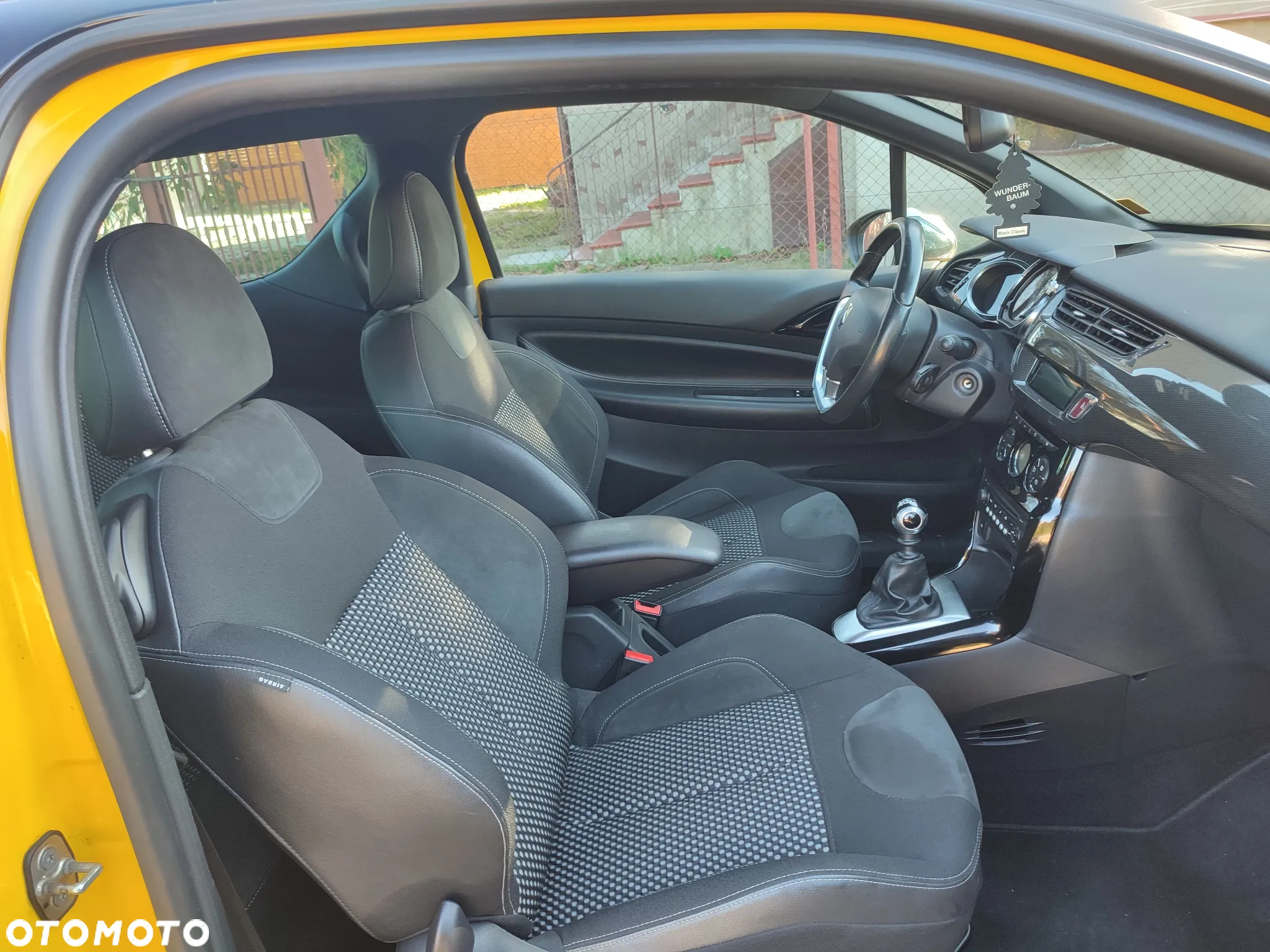 Citroën DS3 1.6 THP SportChic S&S - 16