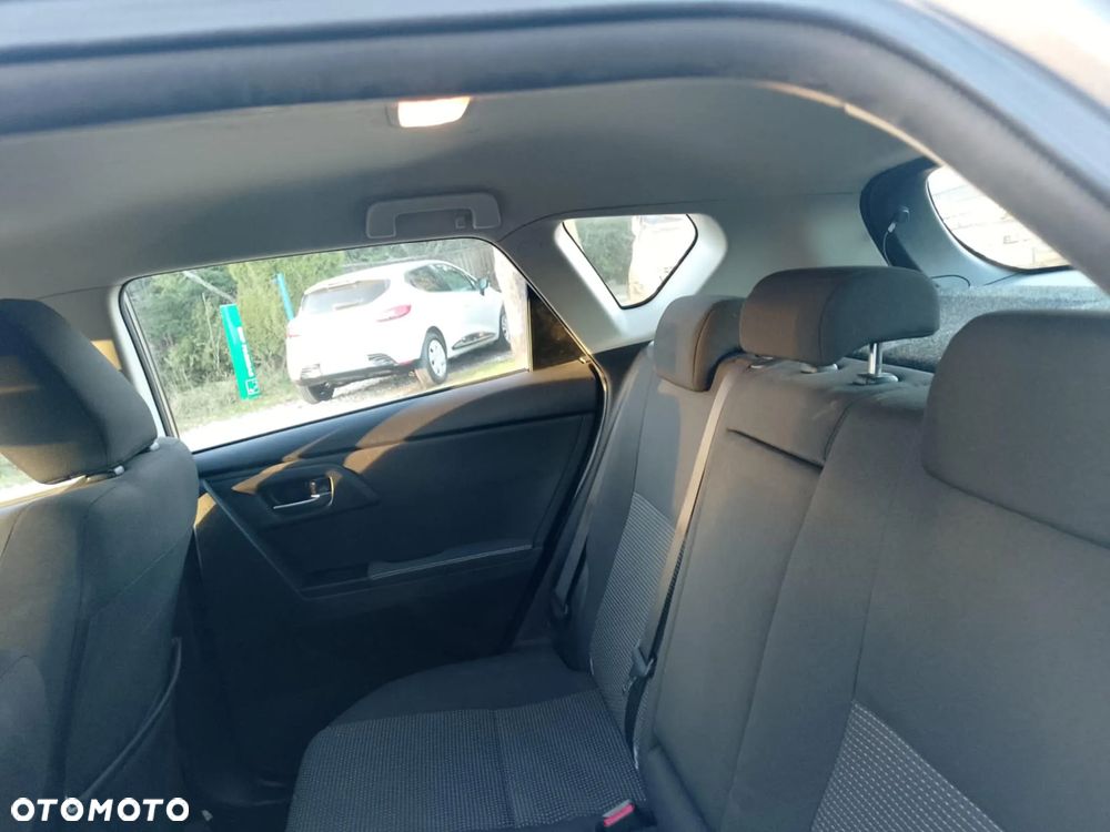 Toyota Auris 1.4 D-4D Premium - 10