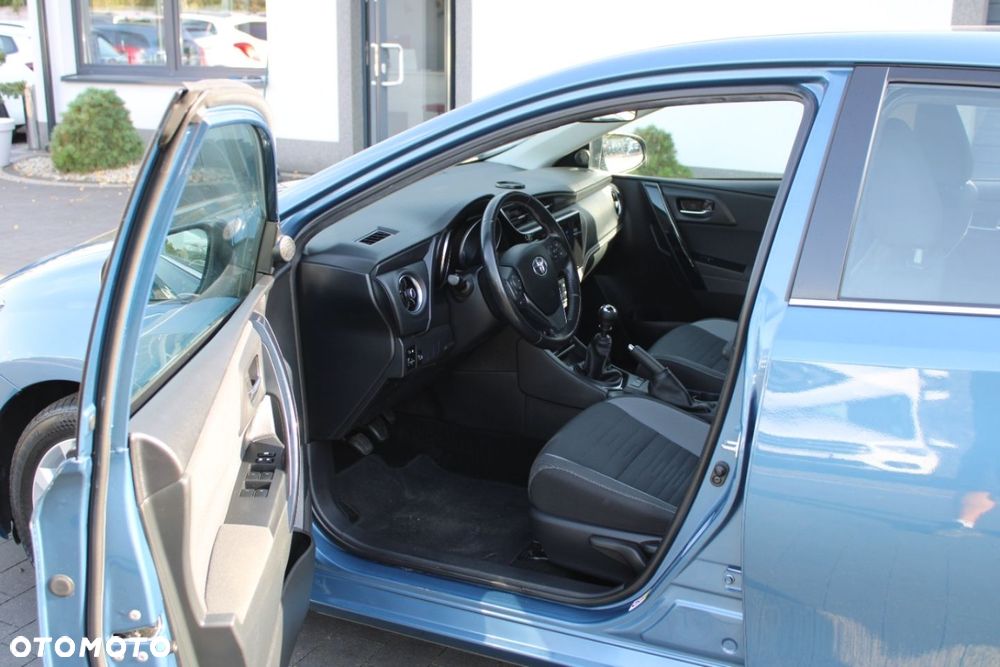 Toyota Auris - 13