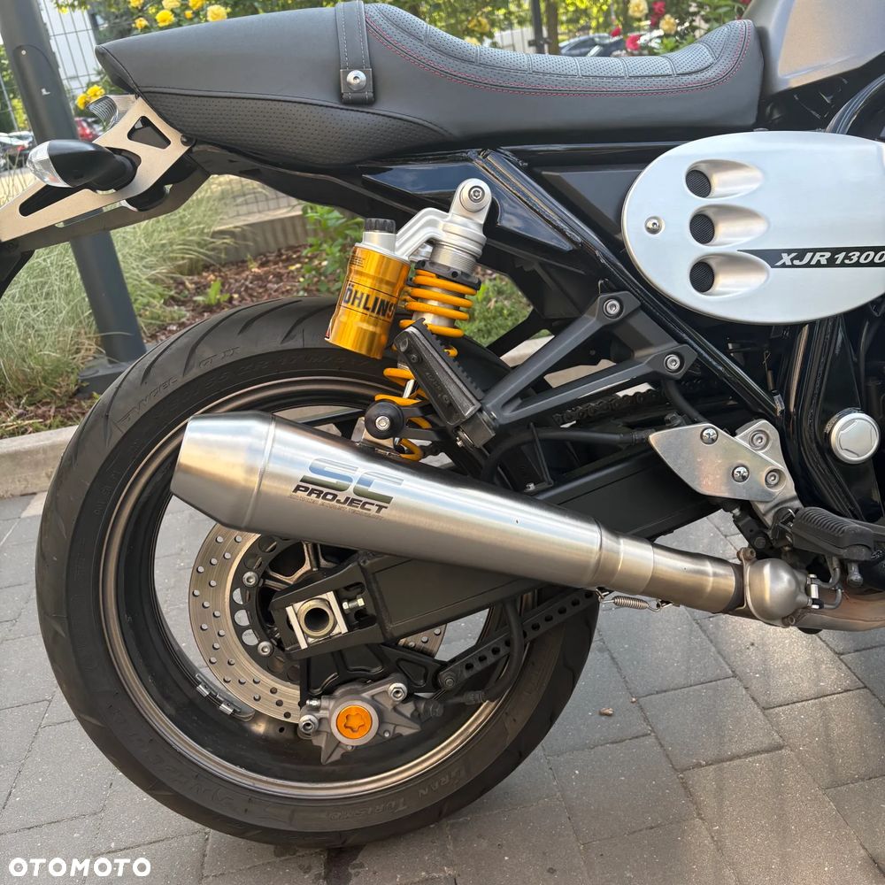 Yamaha XJR - 8