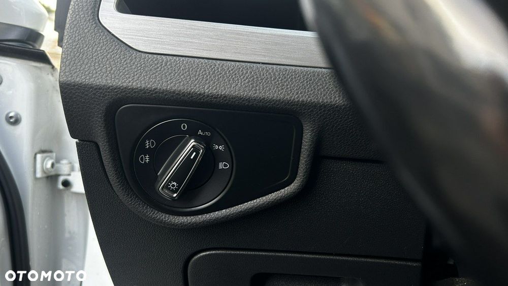 Volkswagen Touran 2.0 TDI BMT Comfortline DSG - 23