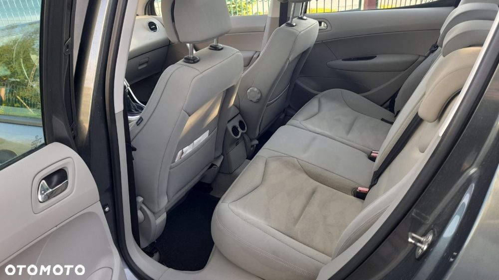 Peugeot 308 1.6 Premium - 8