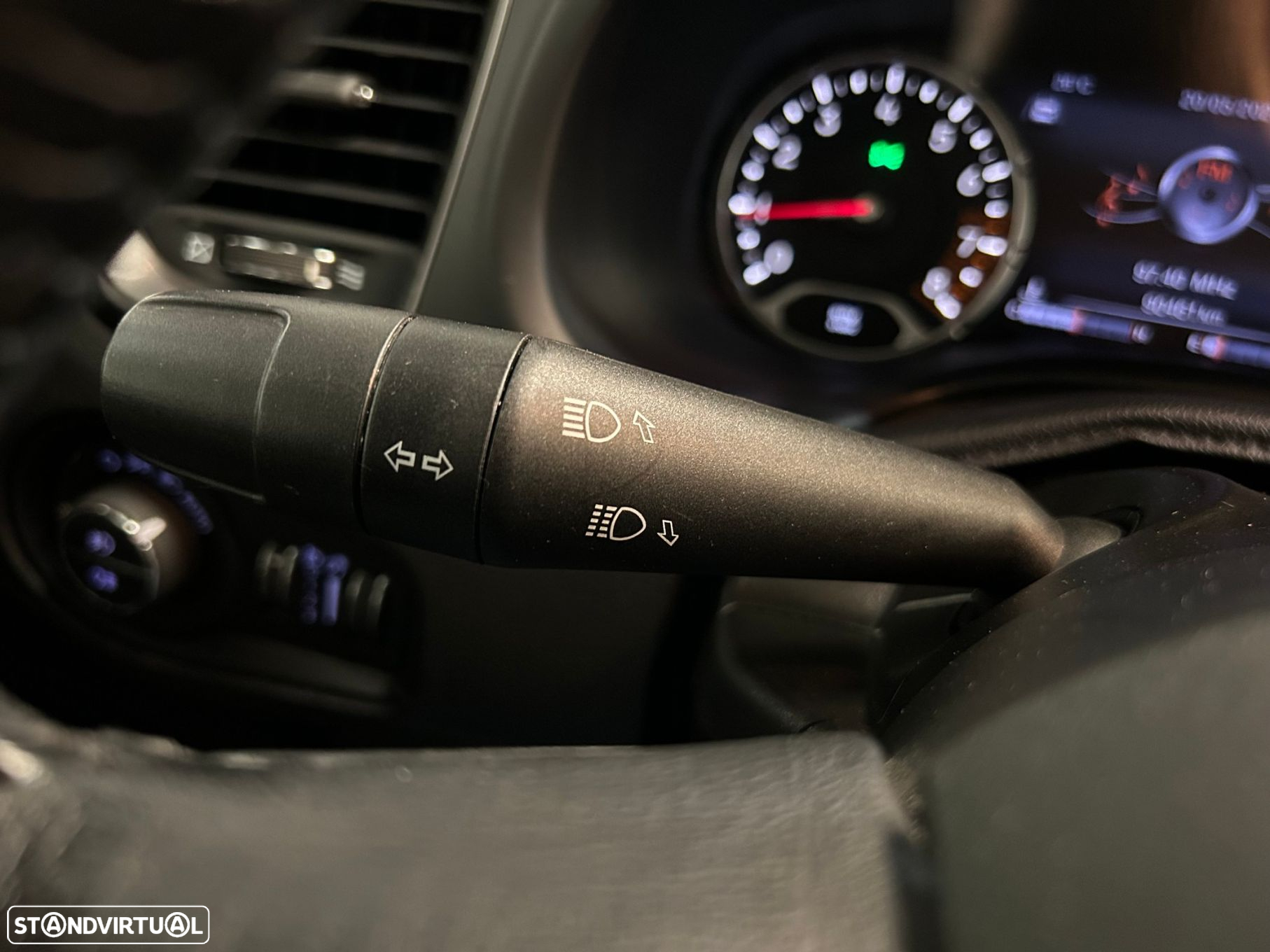Jeep Renegade 1.0 T Limited - 36