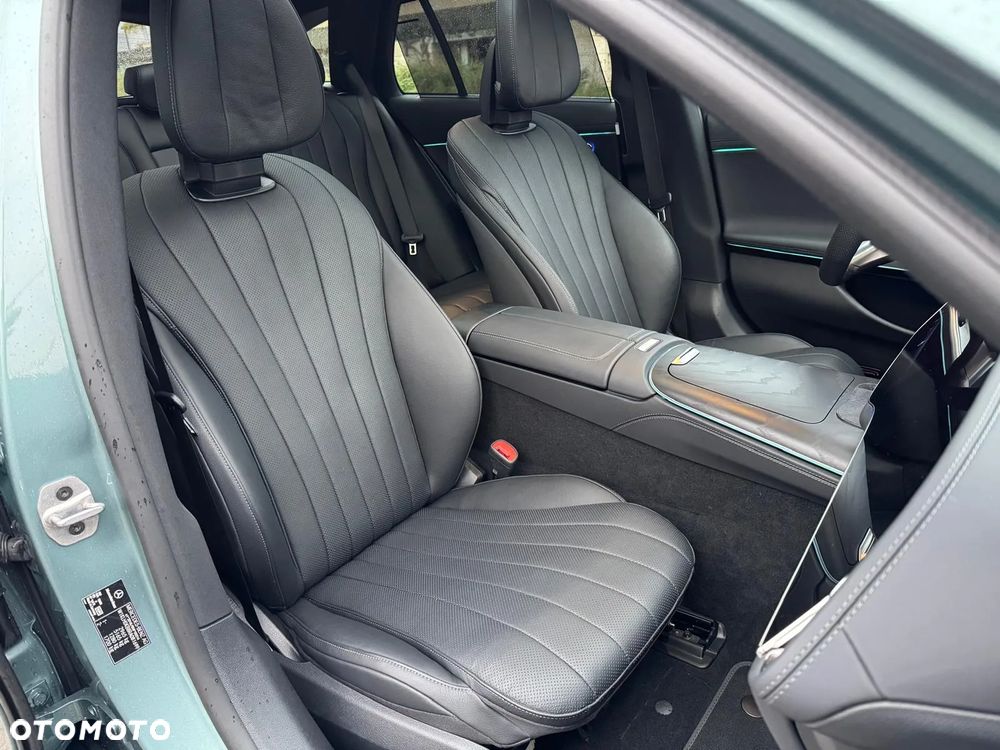 Mercedes-Benz Klasa E 220 d T 4Matic 9G-TRONIC Edition AMG Line - 20