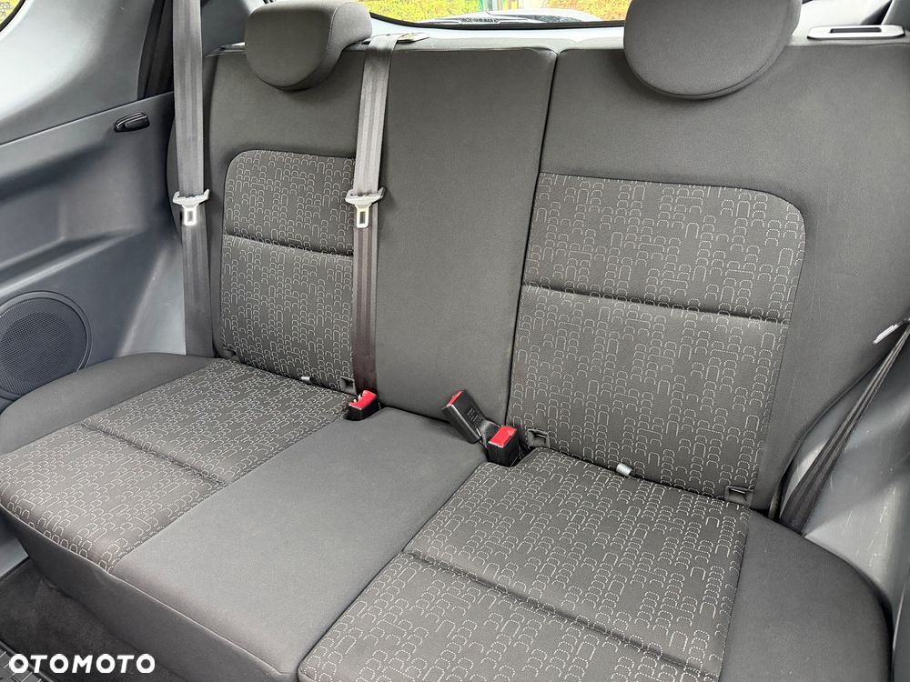 Mitsubishi Colt - 12
