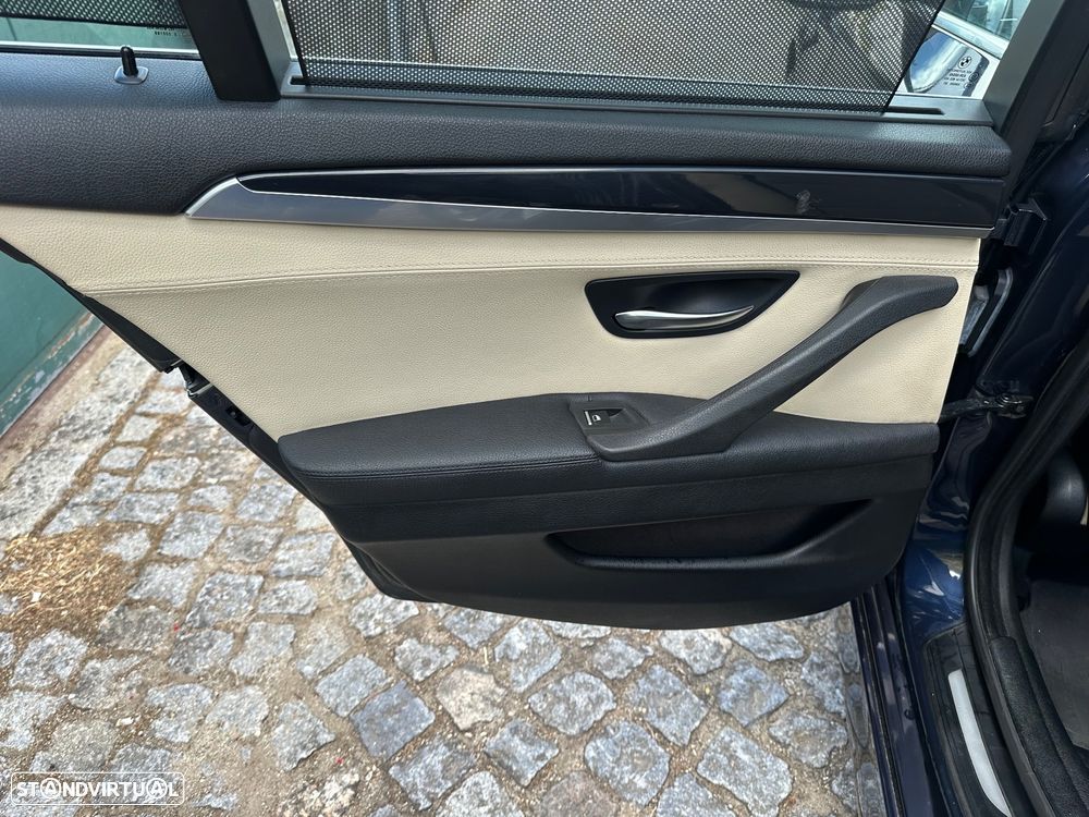 BMW 520 d Exclusive Auto 129g - 37