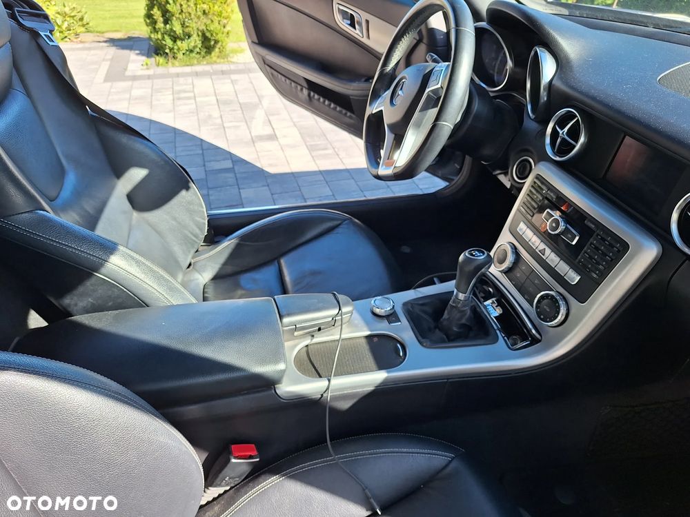 Mercedes-Benz SLK 200 (BlueEFFICIENCY) - 14